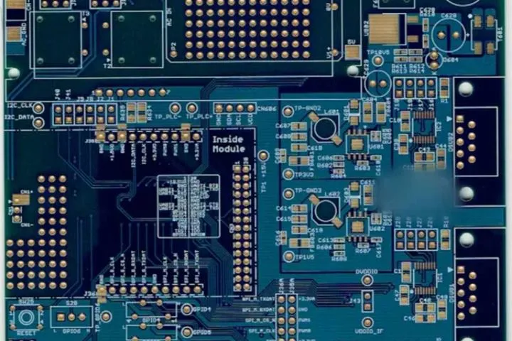 Blue multilayer printed circuit board with fine-pitch pads